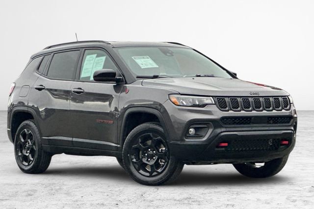 Used 2023 Jeep Compass Trailhawk image 2