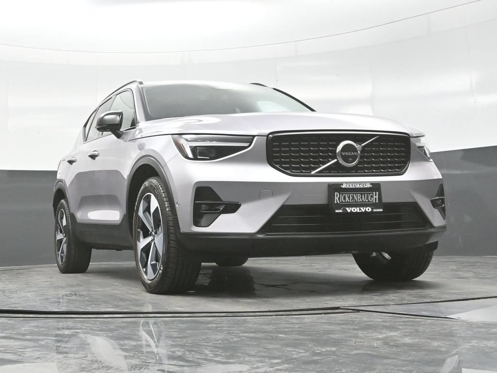Used 2026 Volvo XC40 B5 Plus AWD/4WD image 17