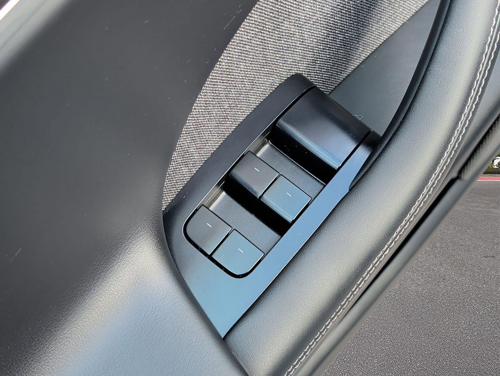 Used 2024 Tesla Model X image 9