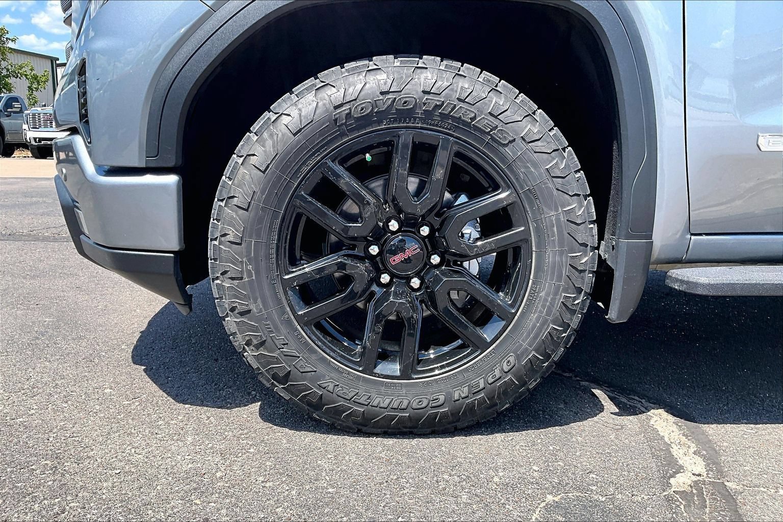 Used 2024 GMC Sierra 1500 Elevation w/ Elevation Premium Package AWD/4WD image 8