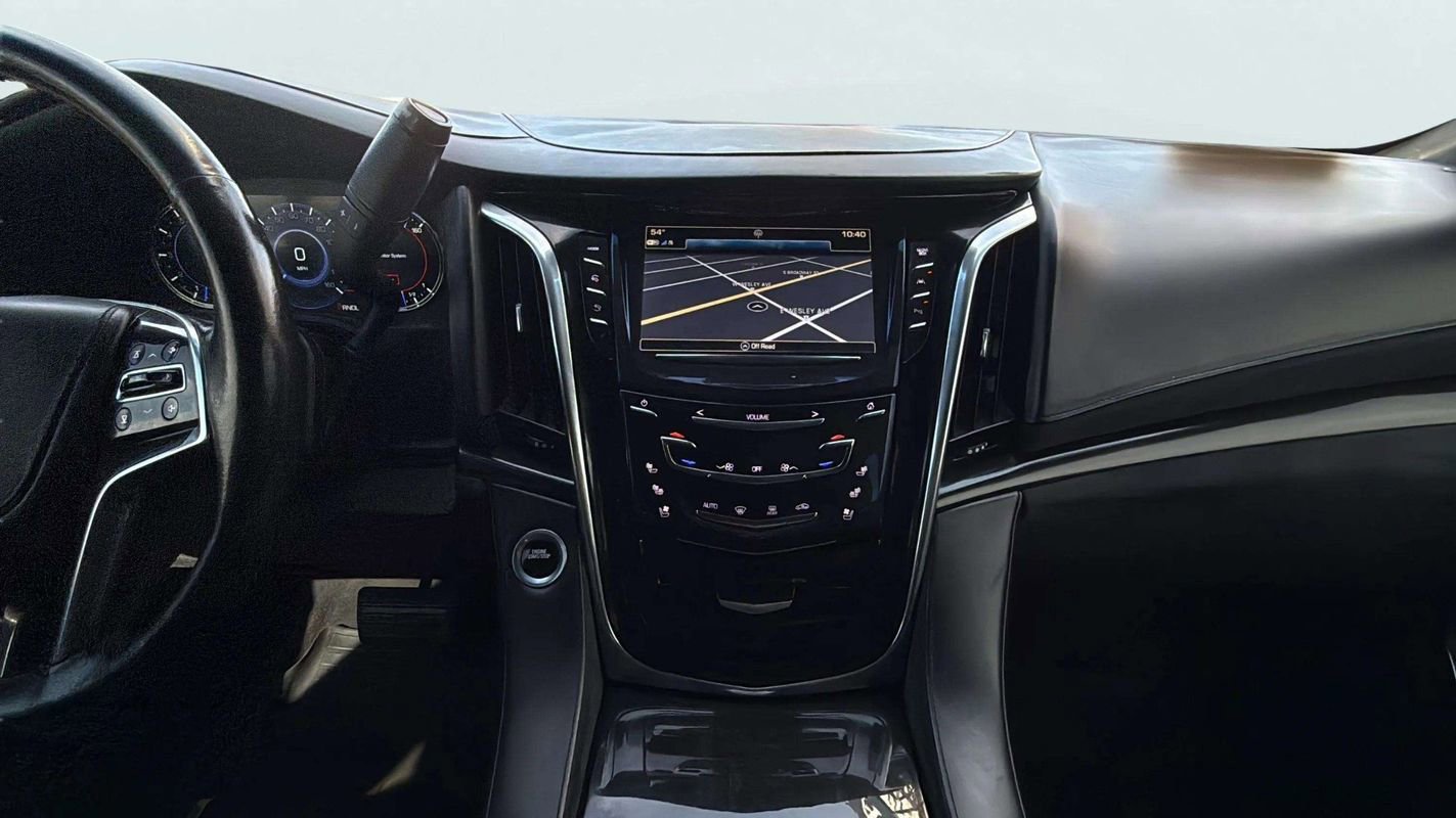 Used 2017 Cadillac Escalade Platinum AWD/4WD image 13