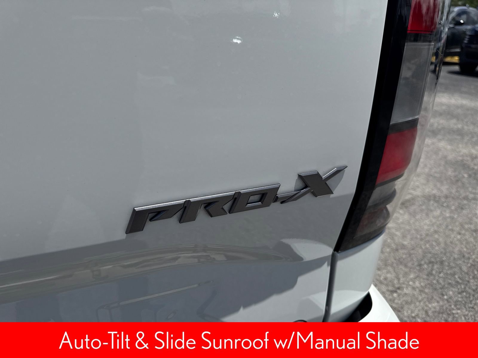 Used 2022 Nissan Frontier Pro-X w/ Pro-X Premium Package RWD image 7