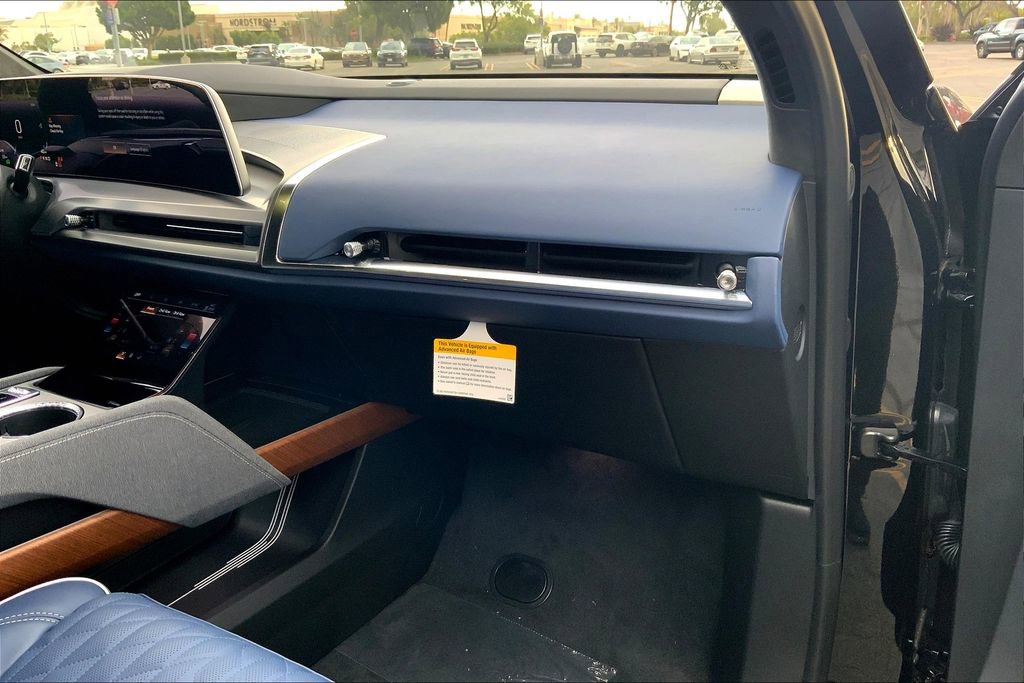 New 2026 Cadillac Vistiq Premium Luxury image 33