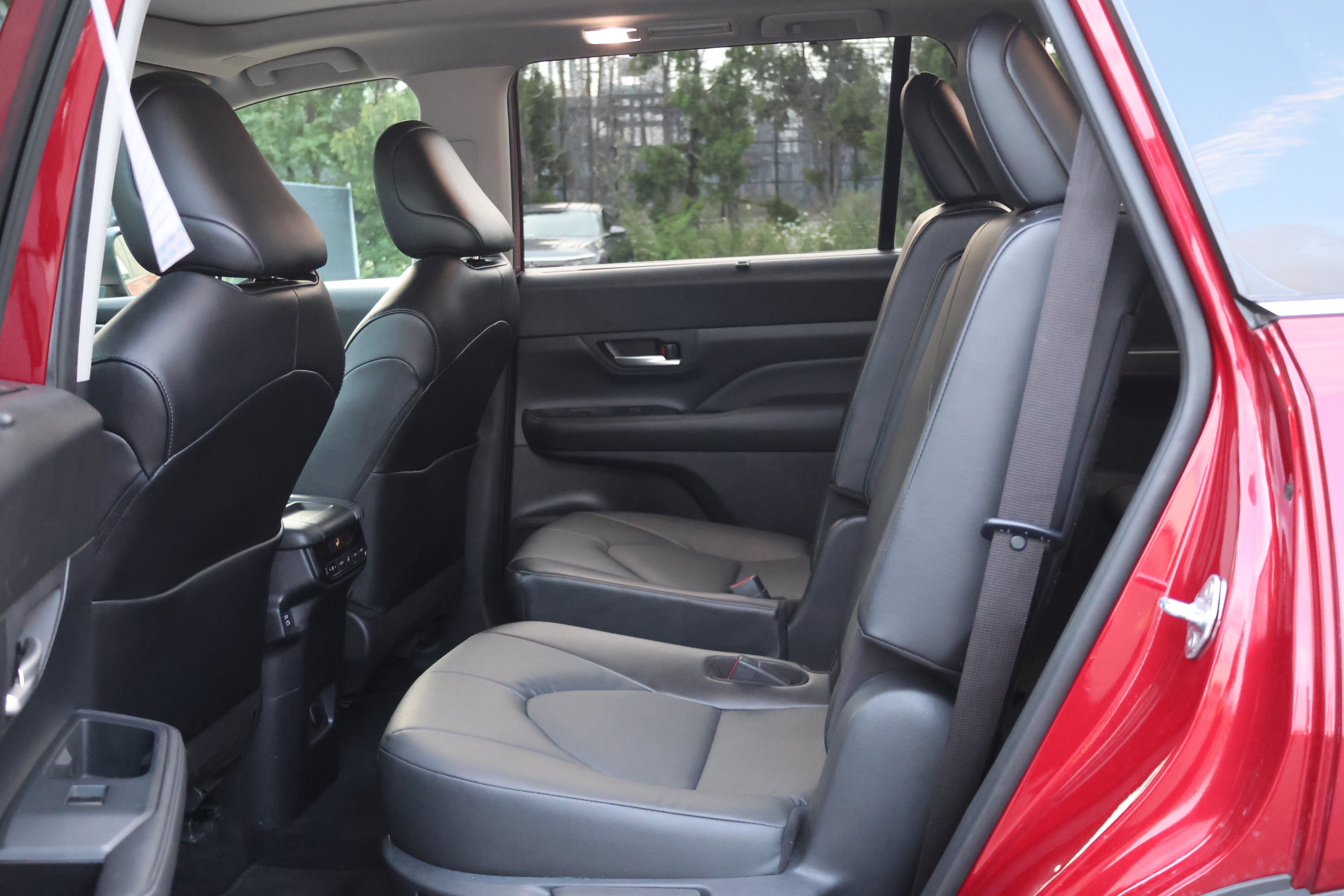 Certified 2024 Toyota Grand Highlander AWD image 18