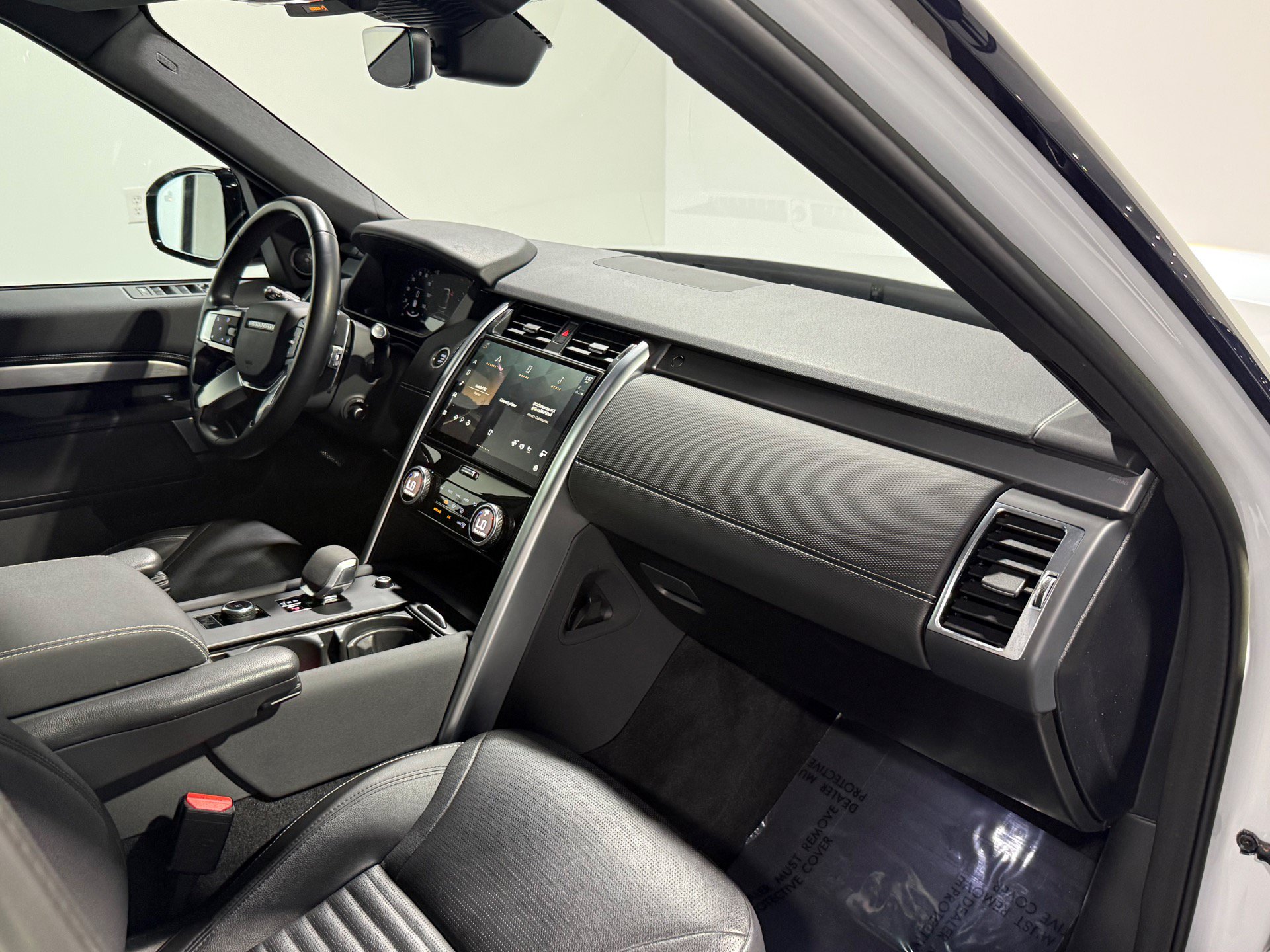Used 2023 Land Rover Discovery S R-Dynamic AWD/4WD image 42