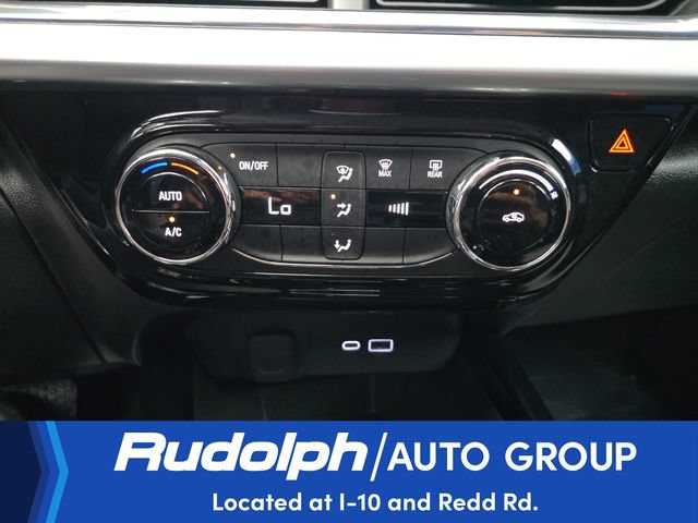 Used 2025 Chevrolet Trax LT FWD image 21