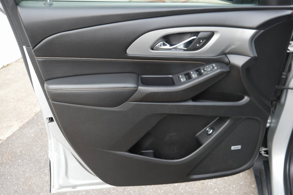 Used 2021 Chevrolet Traverse RS image 33