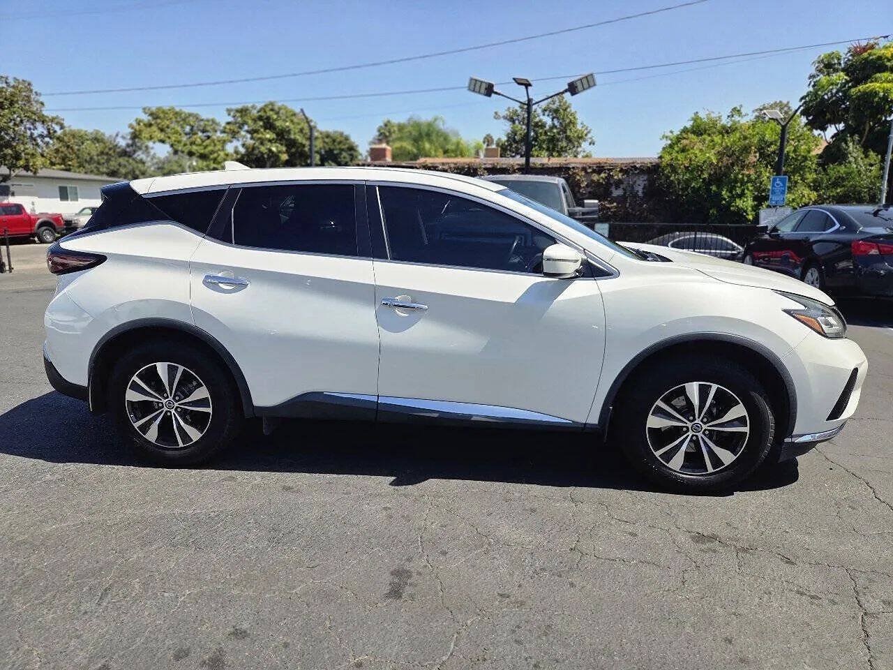 Used 2019 Nissan Murano S FWD image 12
