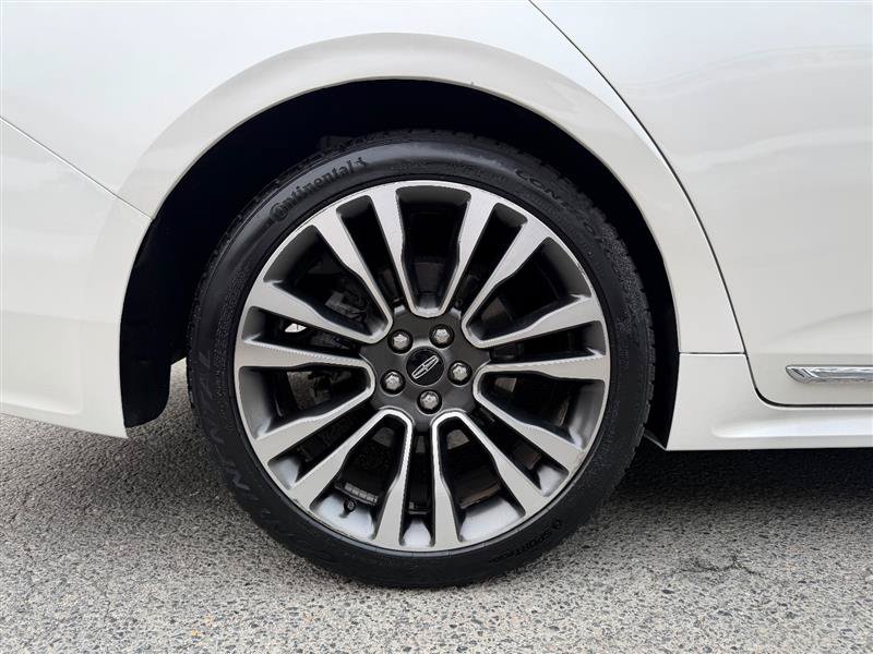 Used 2018 Lincoln Continental Select w/ Continental Climate Package AWD/4WD image 12