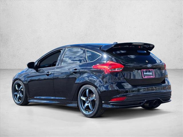 Used 2017 Ford Focus ST image 7