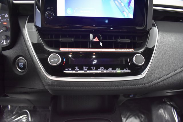 Used 2025 Toyota Corolla SE image 18