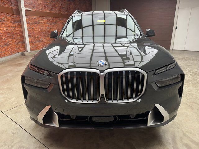Used 2026 BMW X7 xDrive40i AWD/4WD image 8