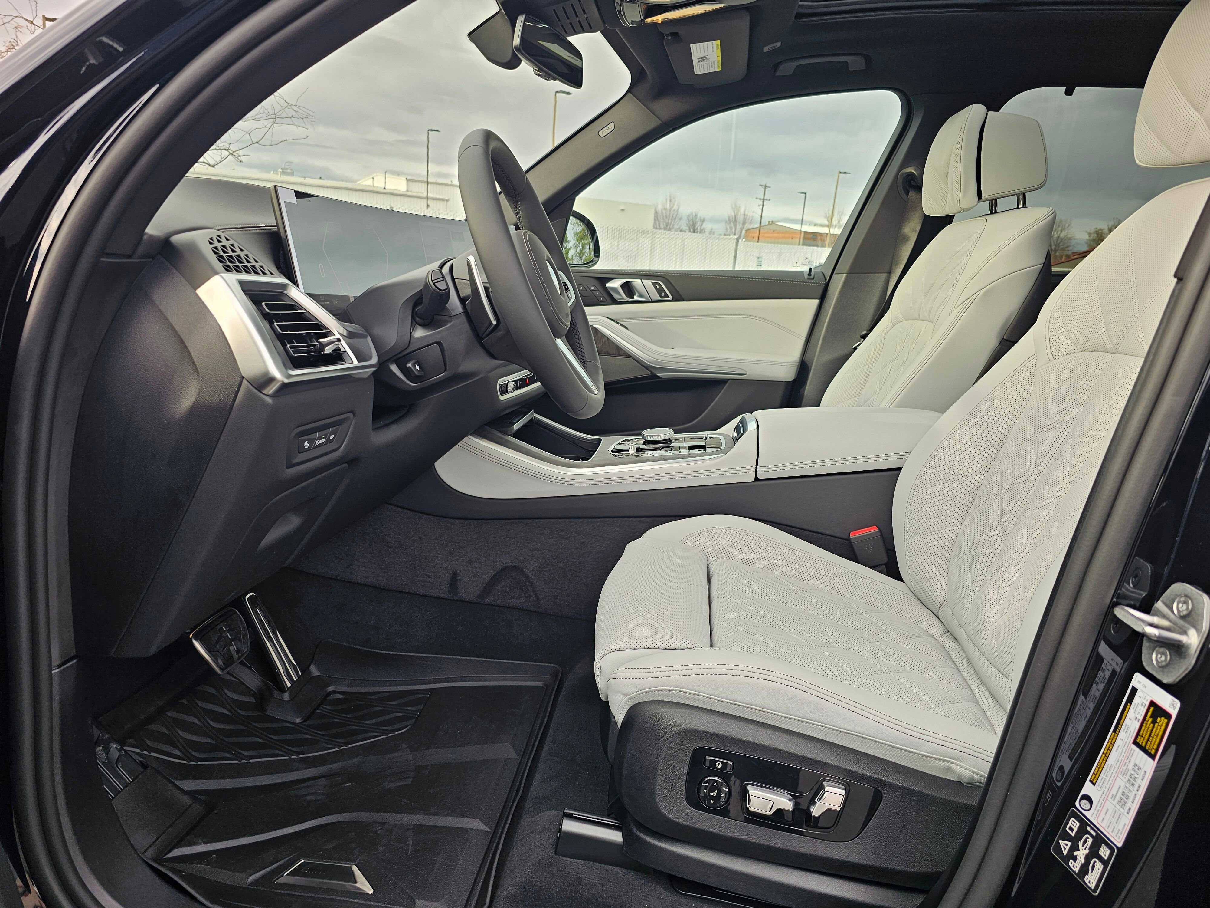 New 2026 BMW X5 xDrive40i w/ M Sport Package image 11