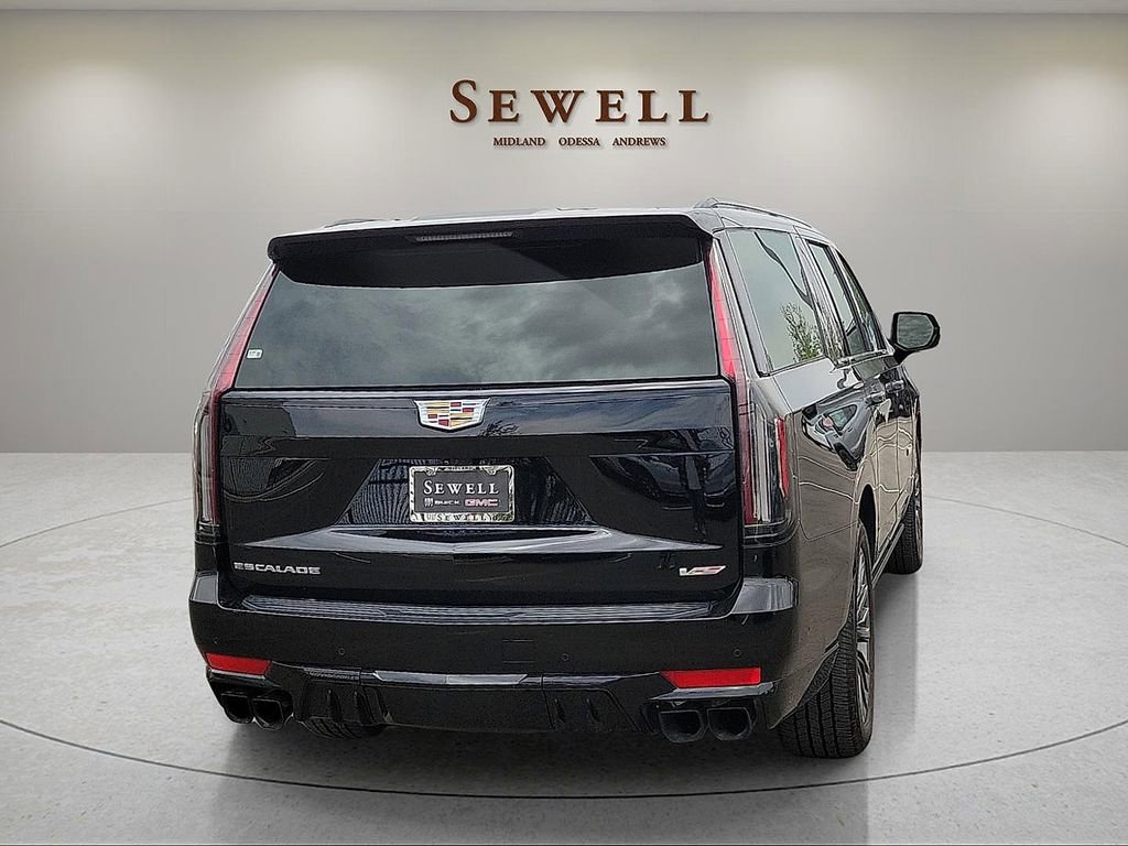 Used 2024 Cadillac Escalade ESV V AWD/4WD image 5