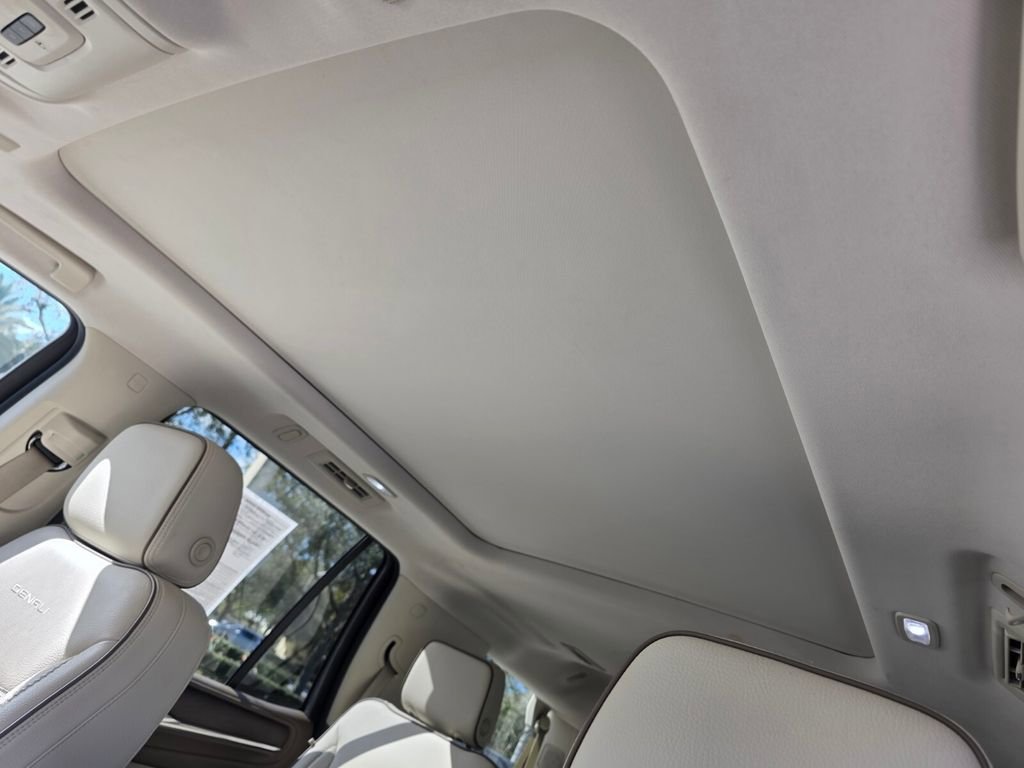 Used 2021 GMC Yukon Denali w/ LPO, Illumination Package image 12