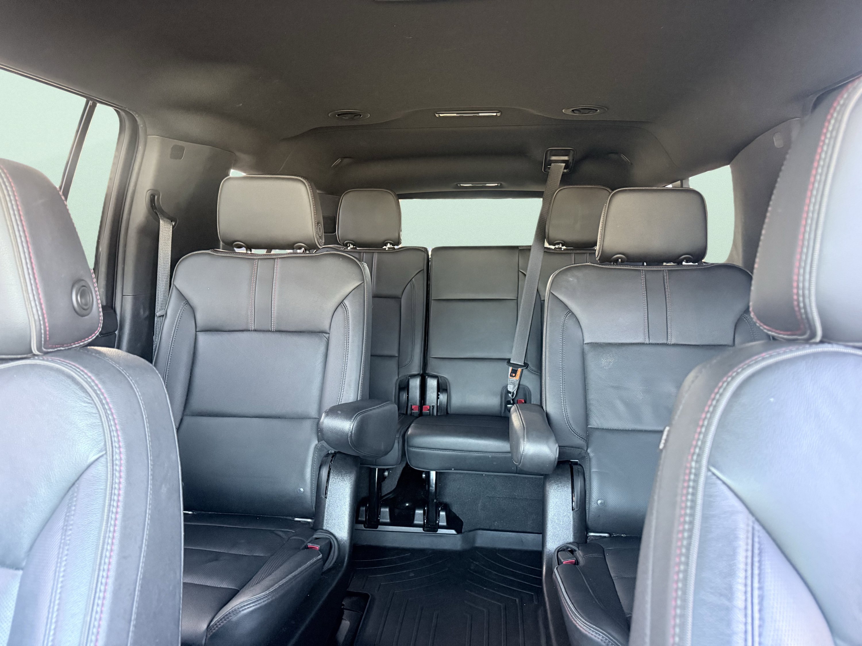 Used 2021 Chevrolet Suburban RST w/ Luxury Package AWD/4WD image 20
