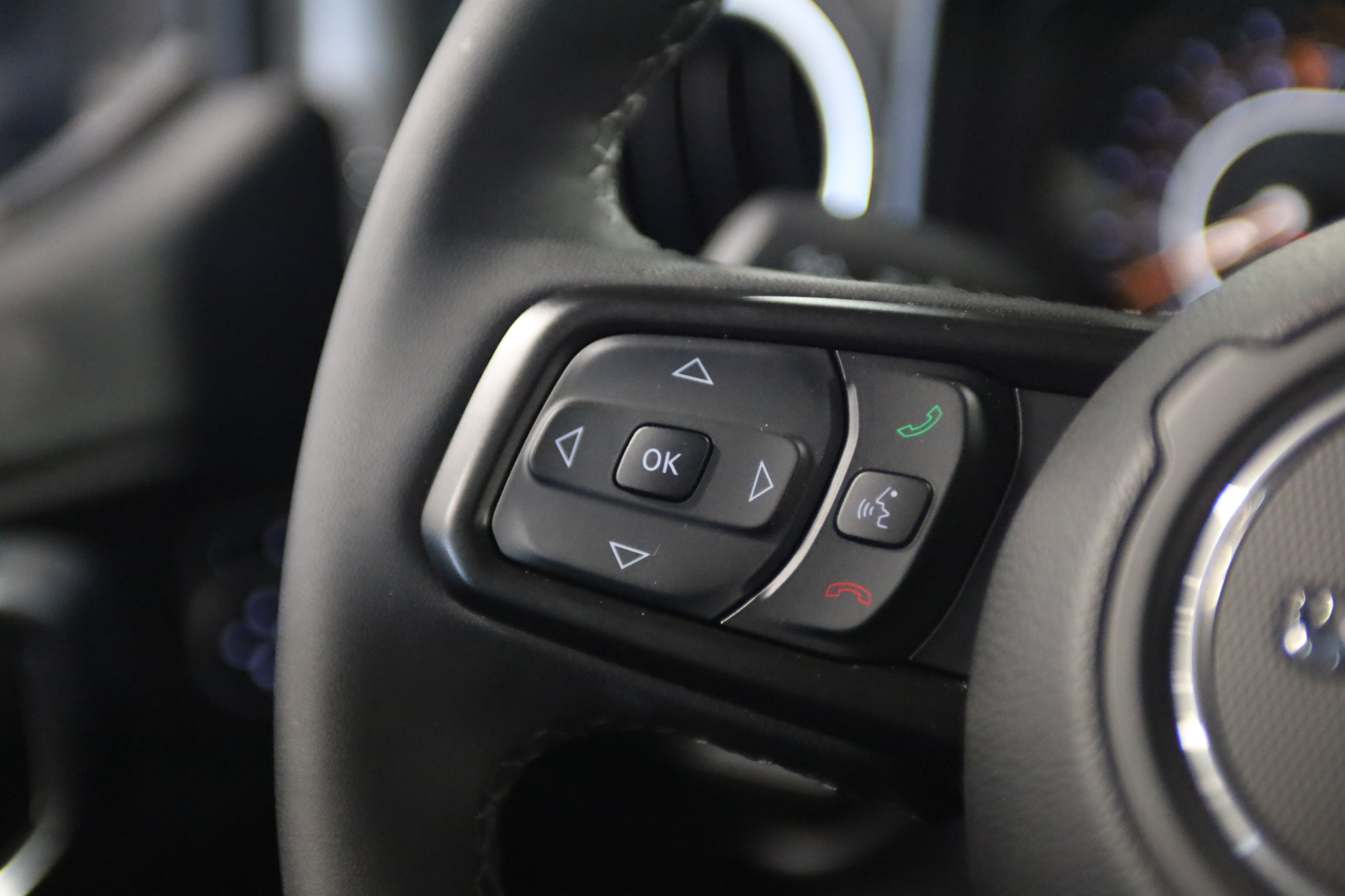 Used 2025 Jeep Gladiator Sport AWD/4WD image 23