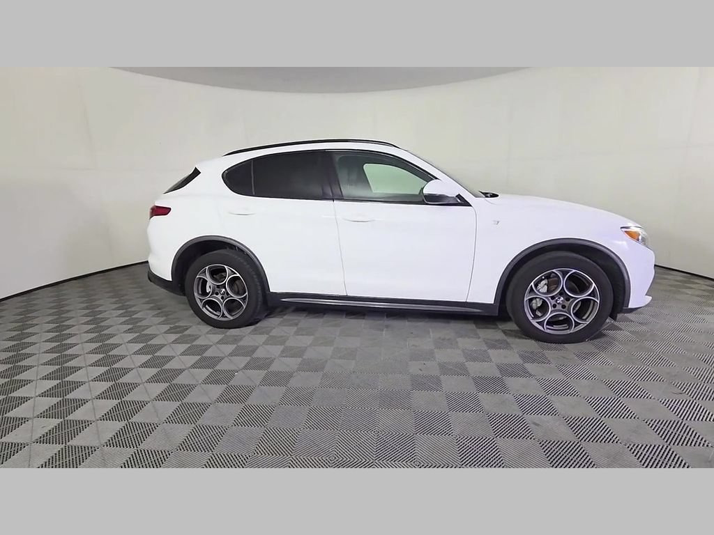 Used 2023 Alfa Romeo Stelvio Ti AWD/4WD image 35