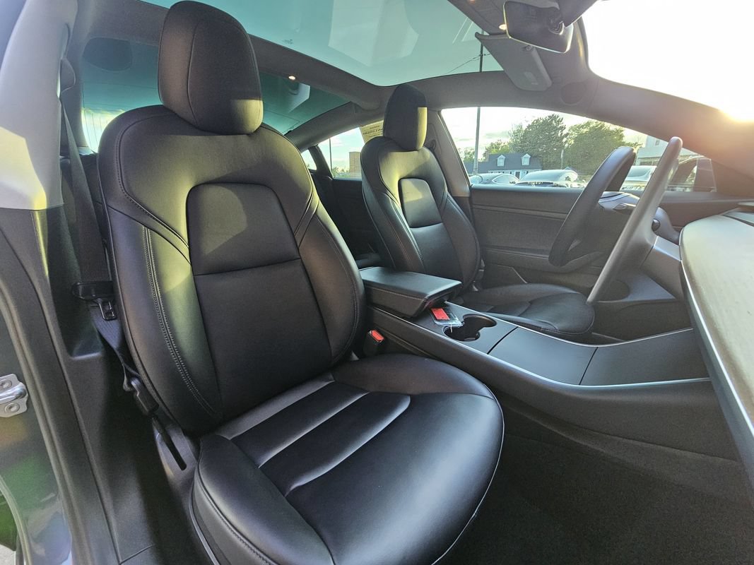 Used 2020 Tesla Model 3 Standard Range Plus RWD image 16