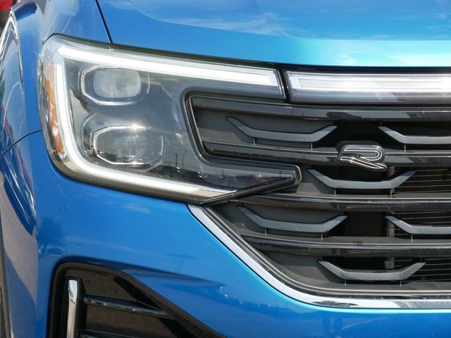 Certified 2024 Volkswagen Atlas Cross Sport SEL Premium R-Line AWD/4WD image 10
