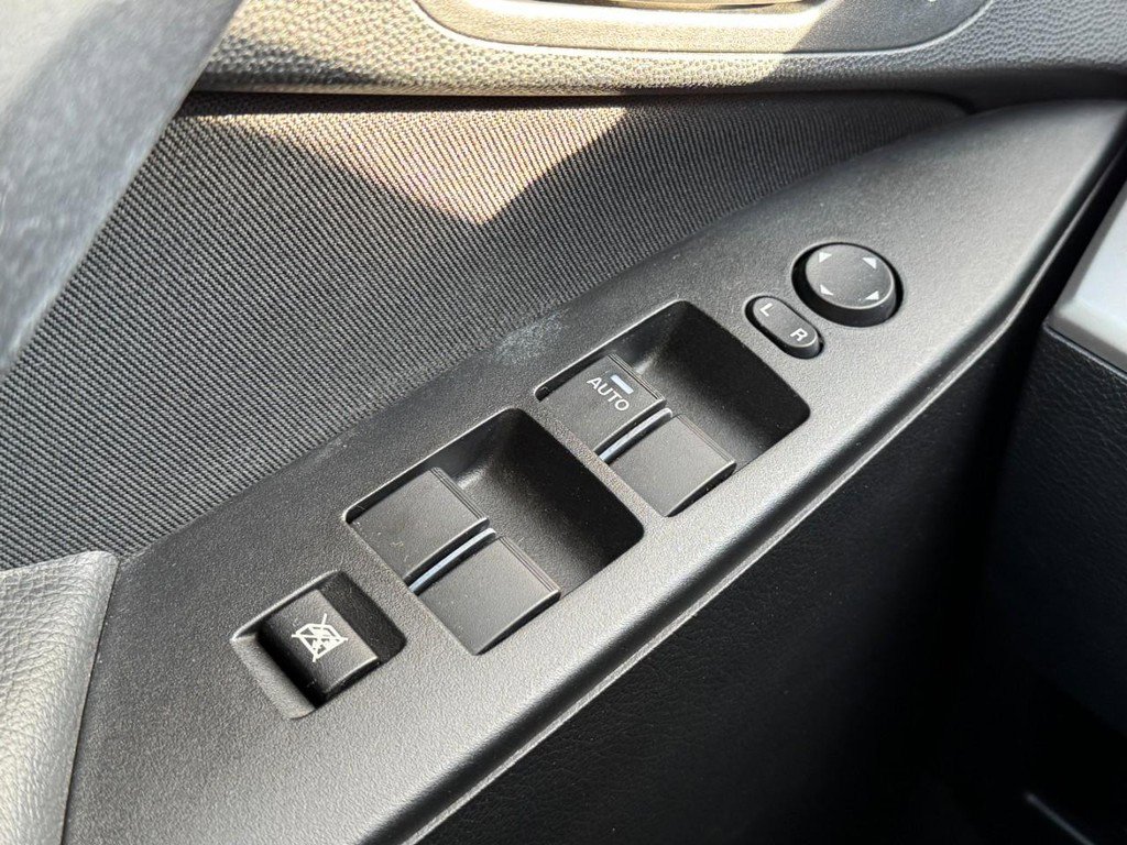 Used 2012 MAZDA MAZDA3 i Sport image 20