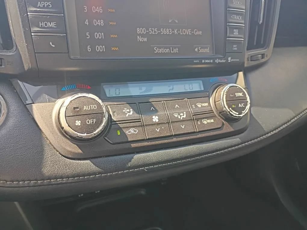 Used 2018 Toyota RAV4 Limited FWD image 13