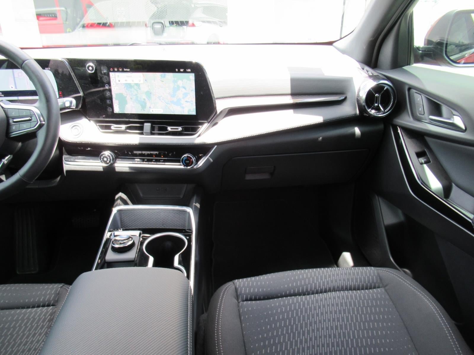 Used 2026 Chevrolet Equinox LT FWD image 14