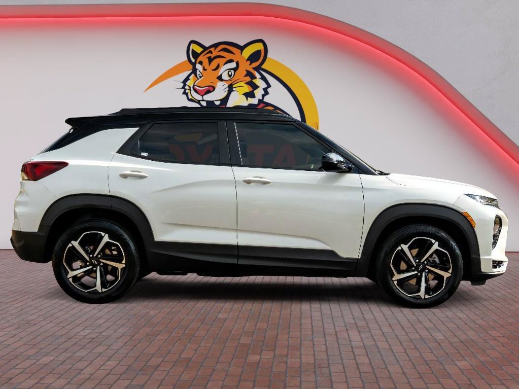 Used 2021 Chevrolet TrailBlazer RS w/ Sun and Liftgate Package FWD image 4
