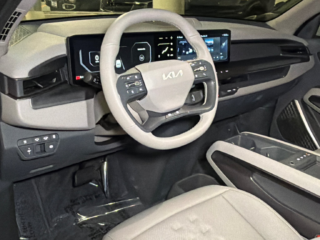 Certified 2024 Kia EV9 Wind AWD/4WD image 23