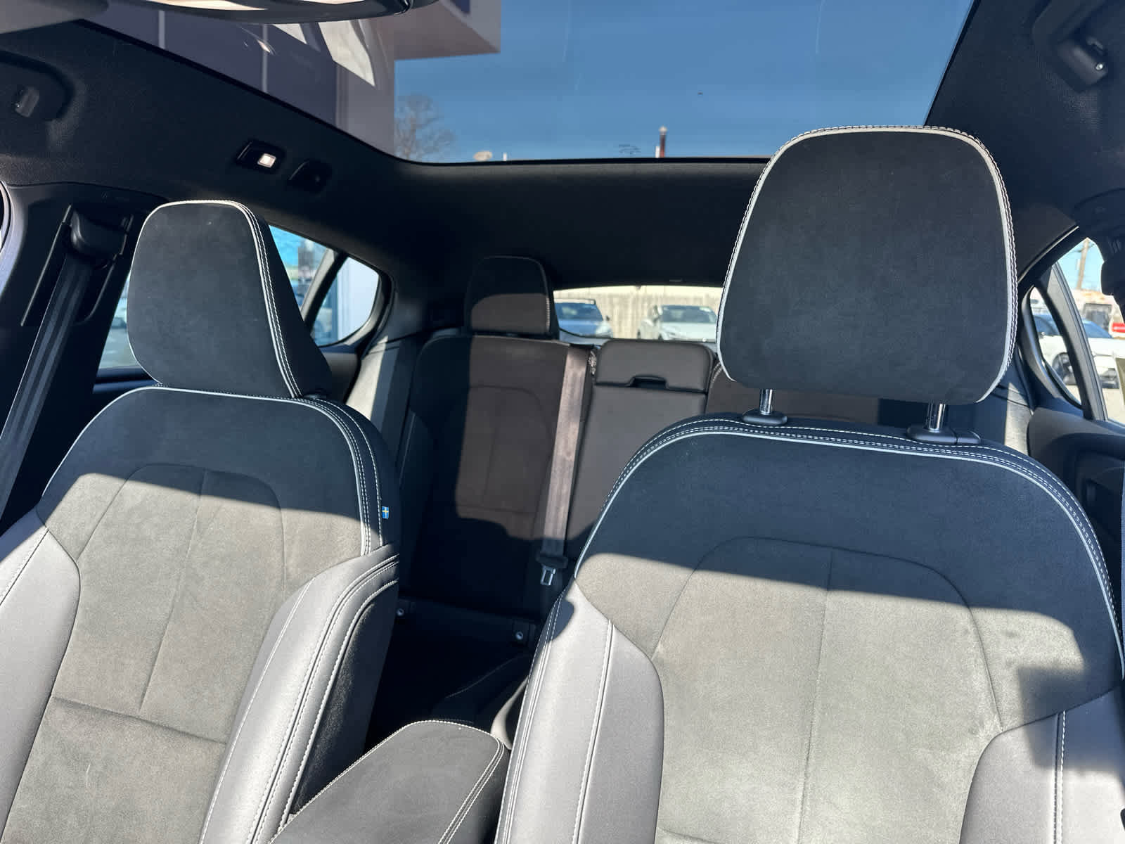 Used 2023 Volvo C40 P8 Recharge Plus image 7