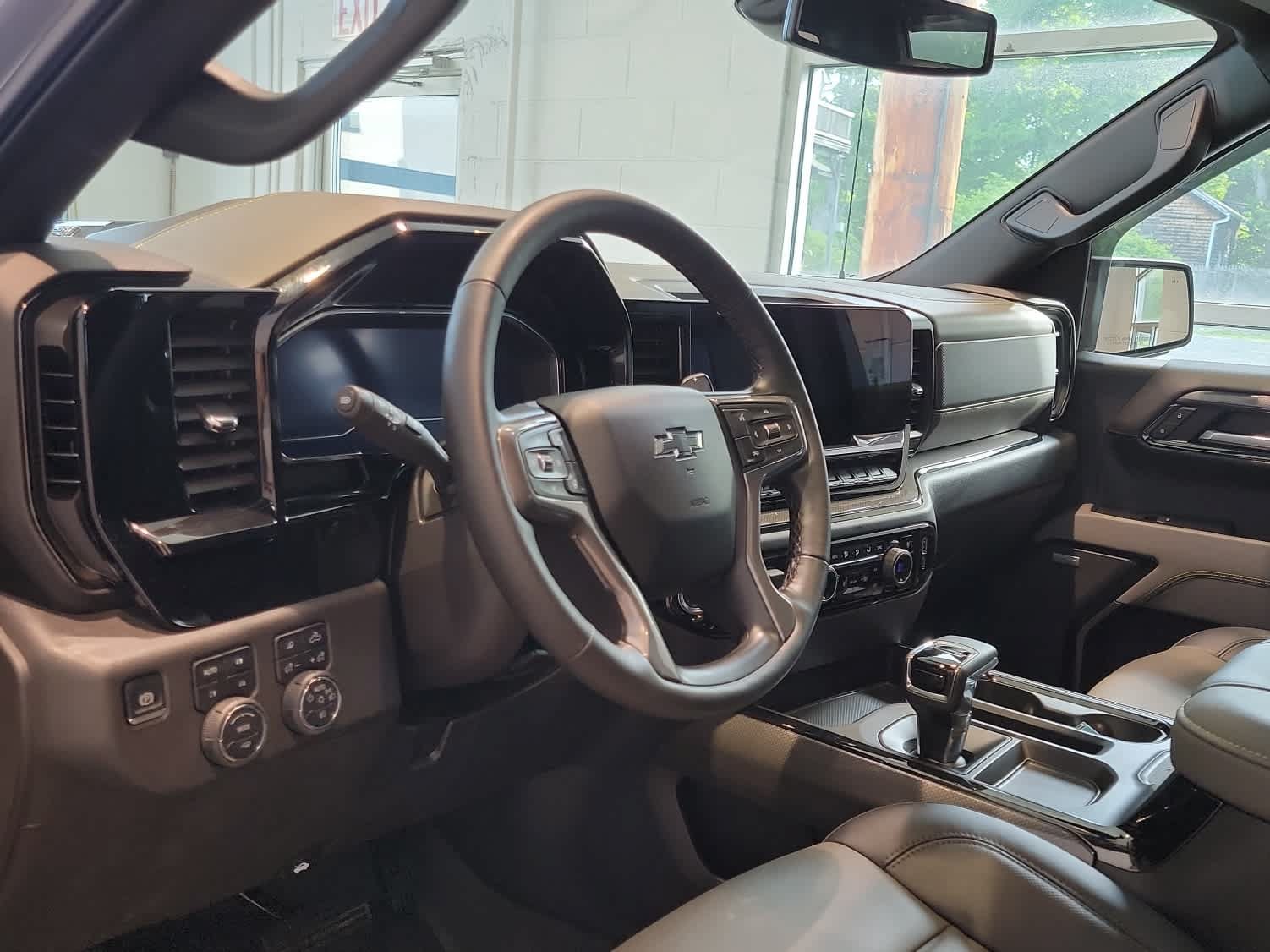 Used 2025 Chevrolet Silverado 1500 ZR2 AWD/4WD image 12