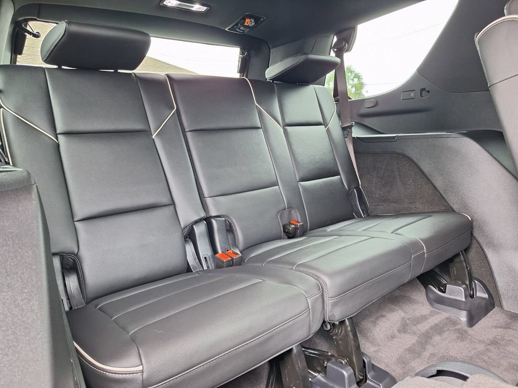 Certified 2025 Cadillac Escalade Premium Luxury AWD/4WD image 32