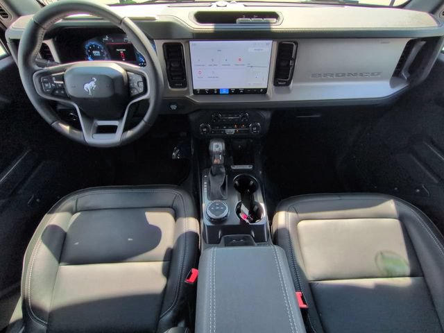 Used 2025 Ford Bronco Outer Banks AWD/4WD image 17