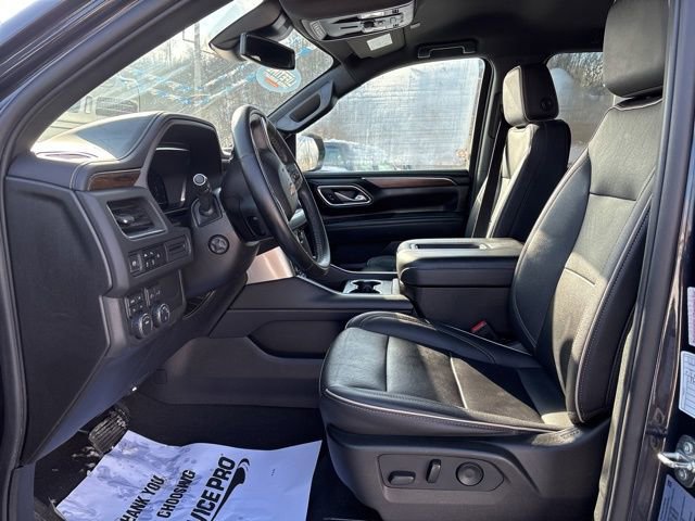 Used 2023 Chevrolet Suburban Premier image 8