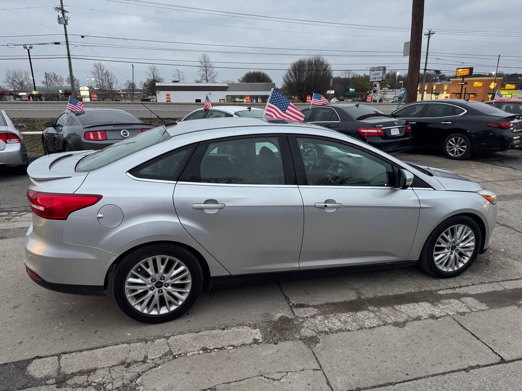 Used 2017 Ford Focus Titanium w/ Titanium Technology Package image 4