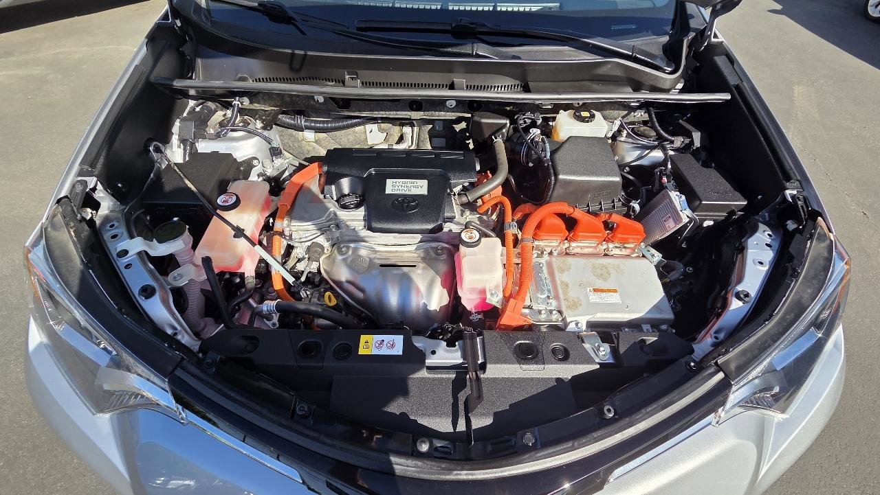 Used 2017 Toyota RAV4 XLE w/ All Weather Liner Package AWD/4WD image 20