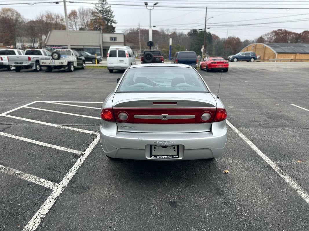 Used 2003 Chevrolet Cavalier Coupe w/ Preferred Equipment Group image 4