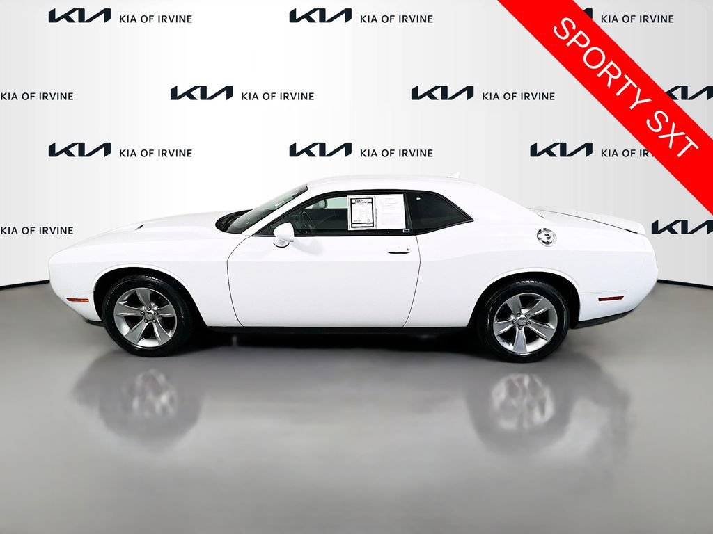 Used 2019 Dodge Challenger SXT RWD image 4