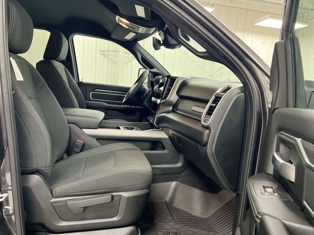 New 2026 RAM 2500 Big Horn AWD/4WD image 22