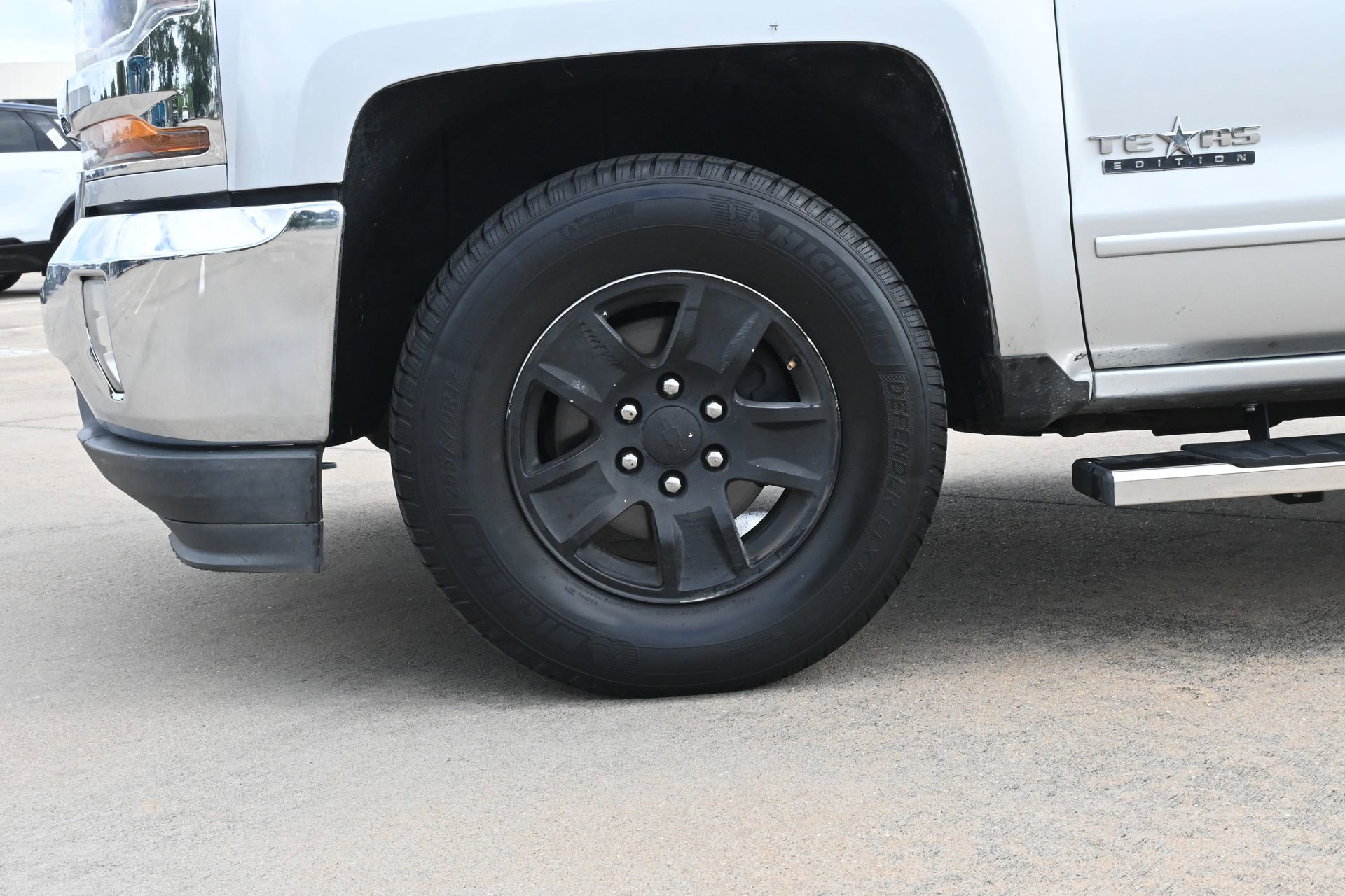 Used 2018 Chevrolet Silverado 1500 LT w/ All Star Edition RWD image 28