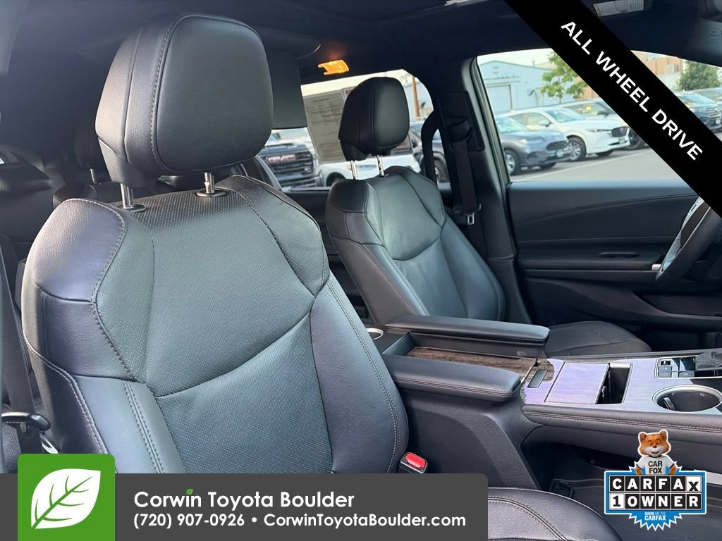 Used 2025 Toyota Sienna Platinum AWD/4WD image 15