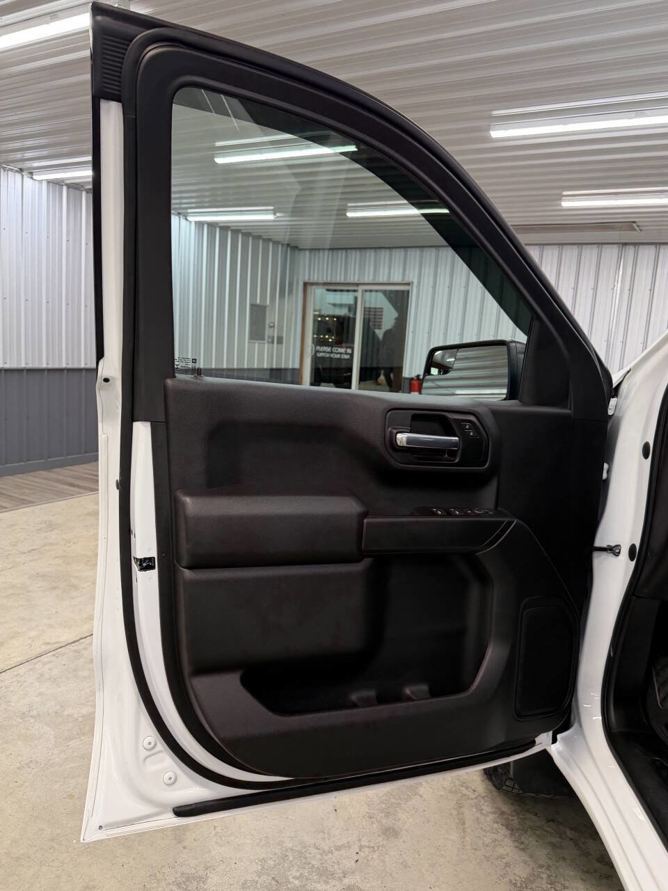 Used 2023 Chevrolet Silverado 1500 Custom Trail Boss w/ LPO, Dark Essentials Package AWD/4WD image 34
