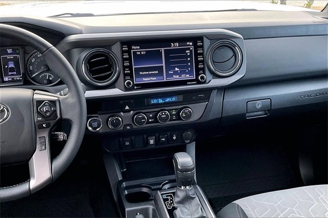 Used 2022 Toyota Tacoma TRD Off-Road image 6