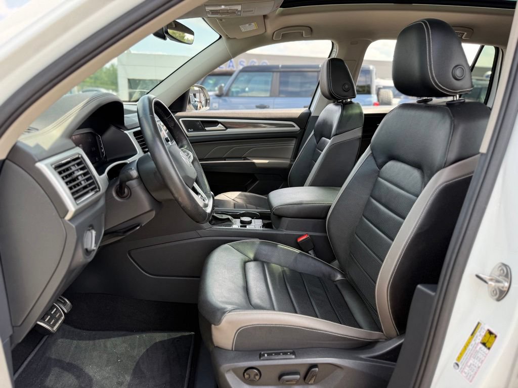 Used 2023 Volkswagen Atlas SEL R-Line AWD/4WD image 12
