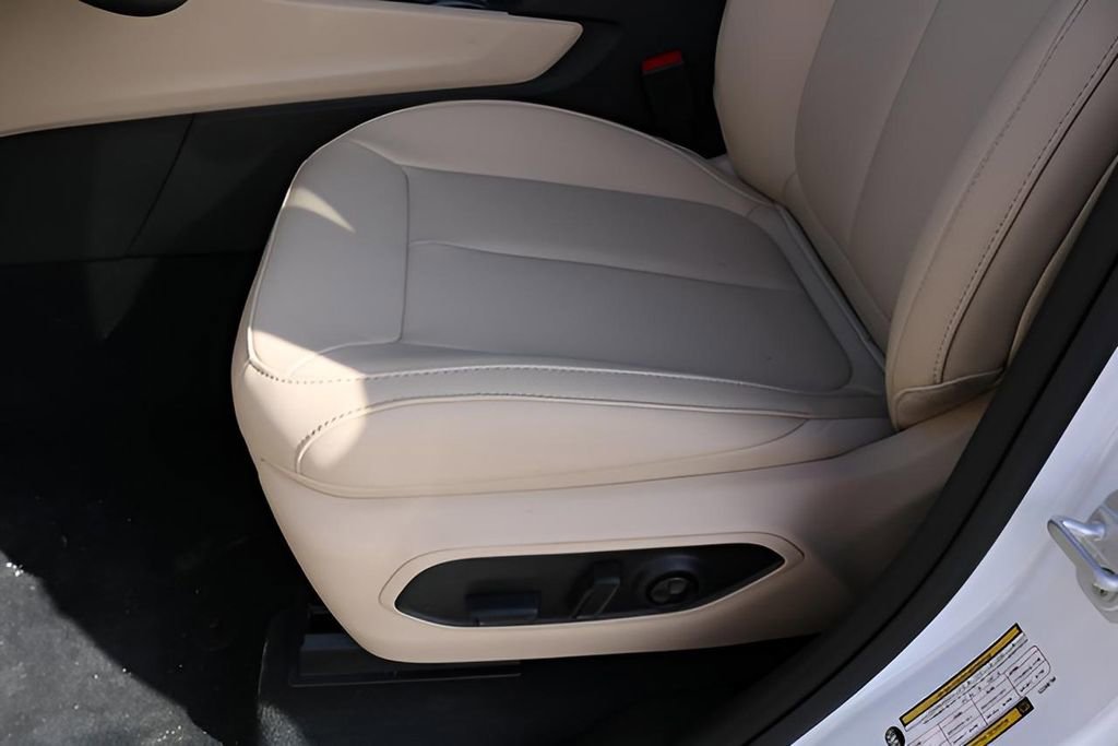 New 2026 Jeep Grand Cherokee Limited image 12