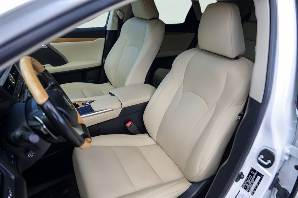 Used 2021 Lexus RX 350L FWD w/ Premium Package image 10