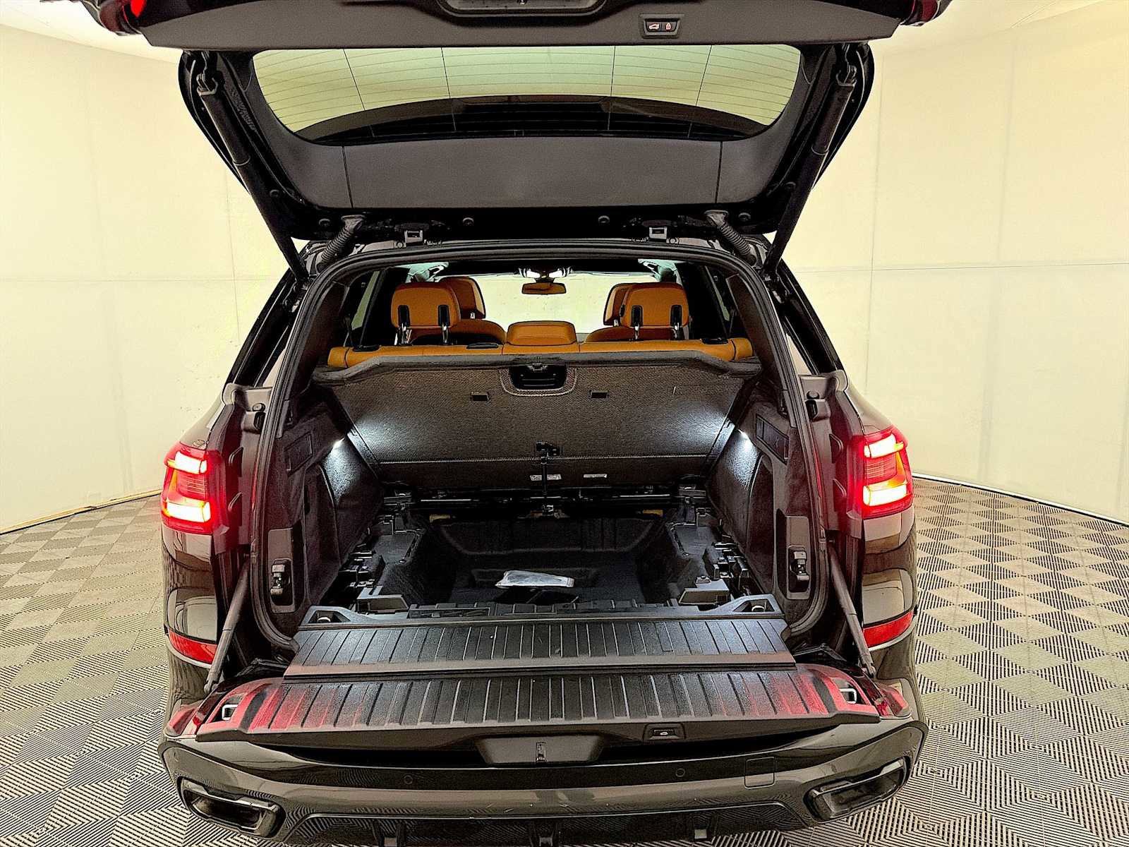 Used 2022 BMW X5 xDrive40i w/ M Sport Package image 23