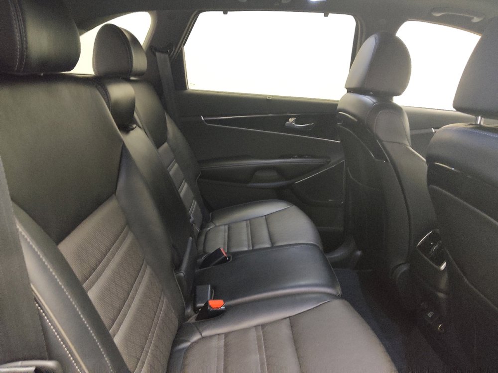 Used 2019 Kia Sorento SX image 19