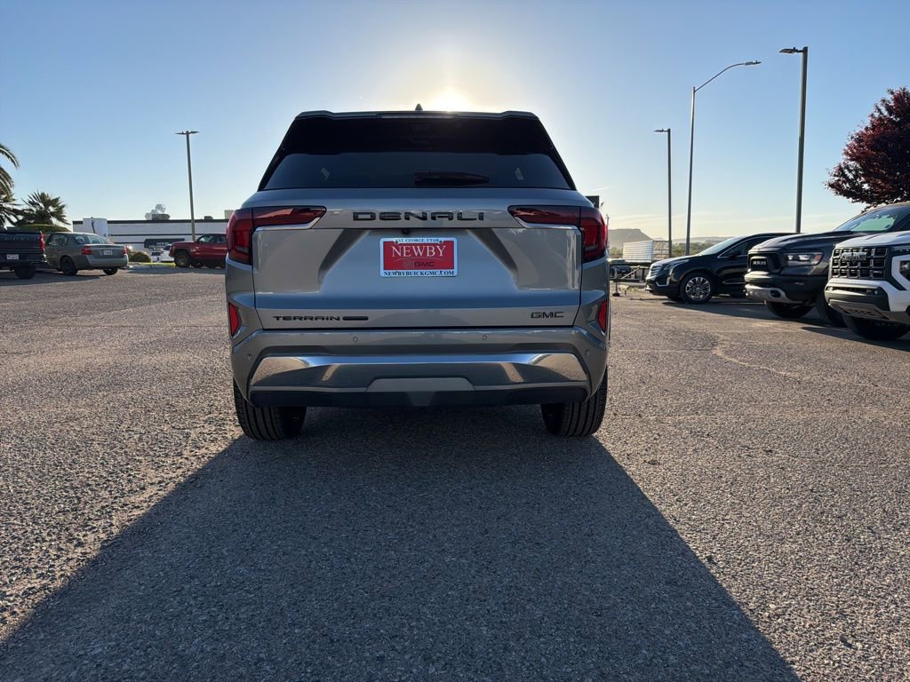 New 2026 GMC Terrain Denali w/ LPO, Black Badging Package AWD/4WD image 6