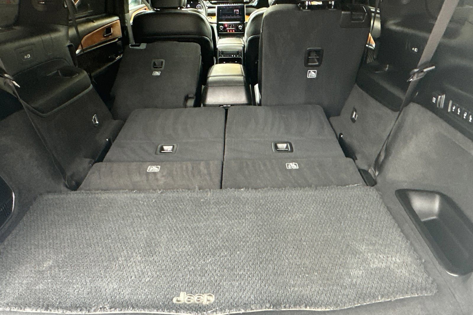 Used 2023 Jeep Grand Cherokee L Summit image 17